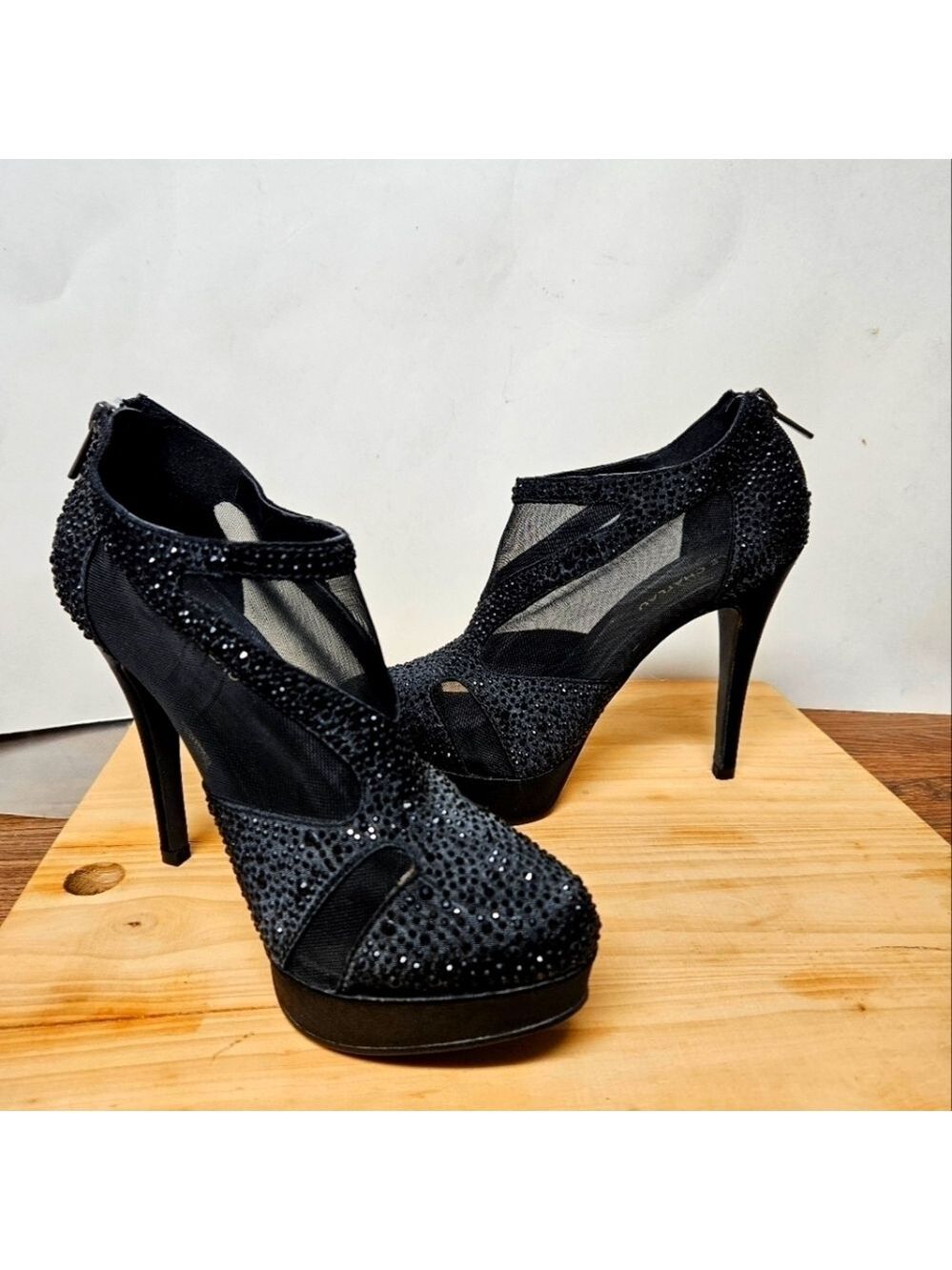 Le Chateau Sequin & Mesh Black Evening High Heel Shoes. Size 7